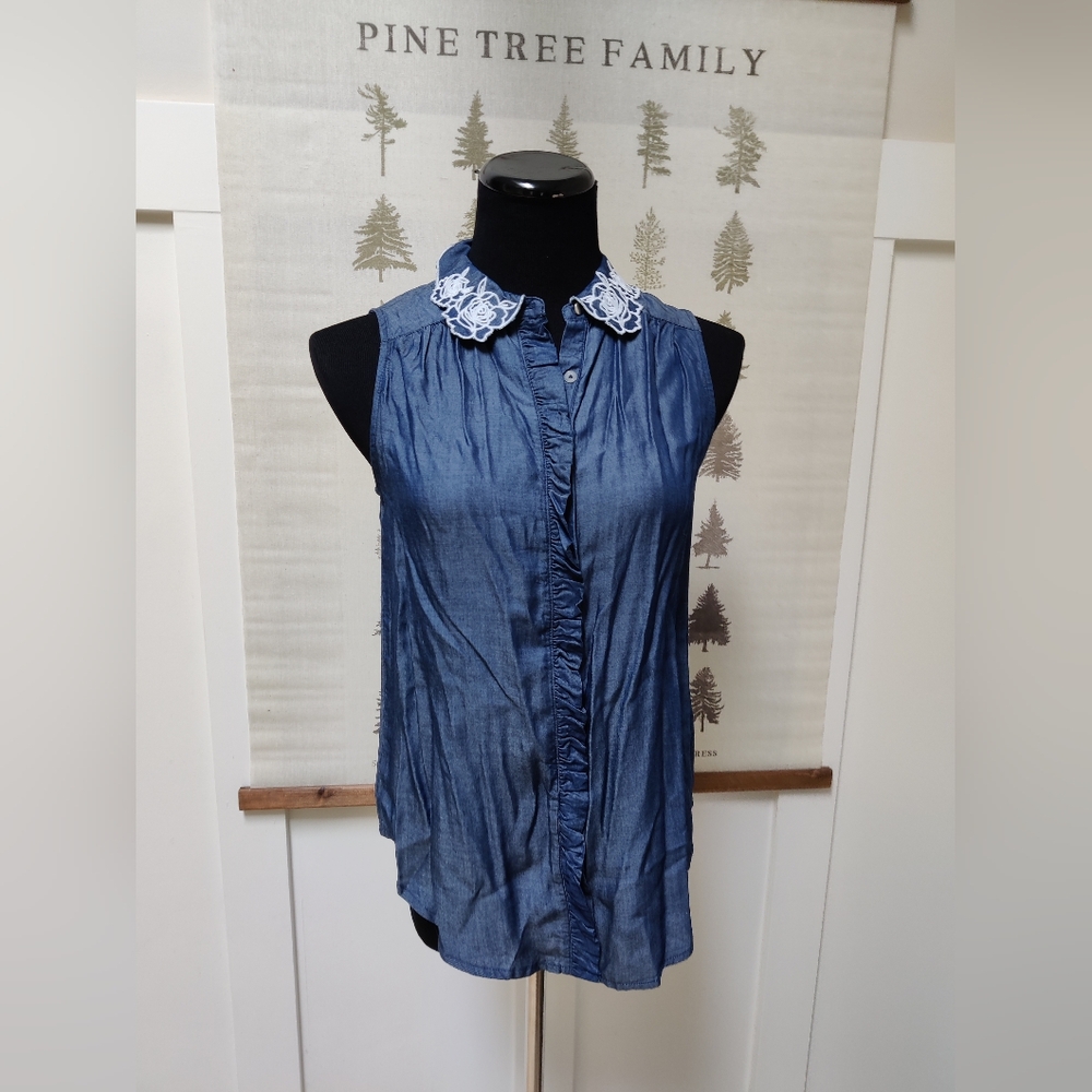ELLE Women's Chambray Ruffle Placket Shell Tank Top - Size XS